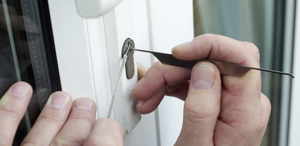 picking a lock on a house in Berkeley, CA